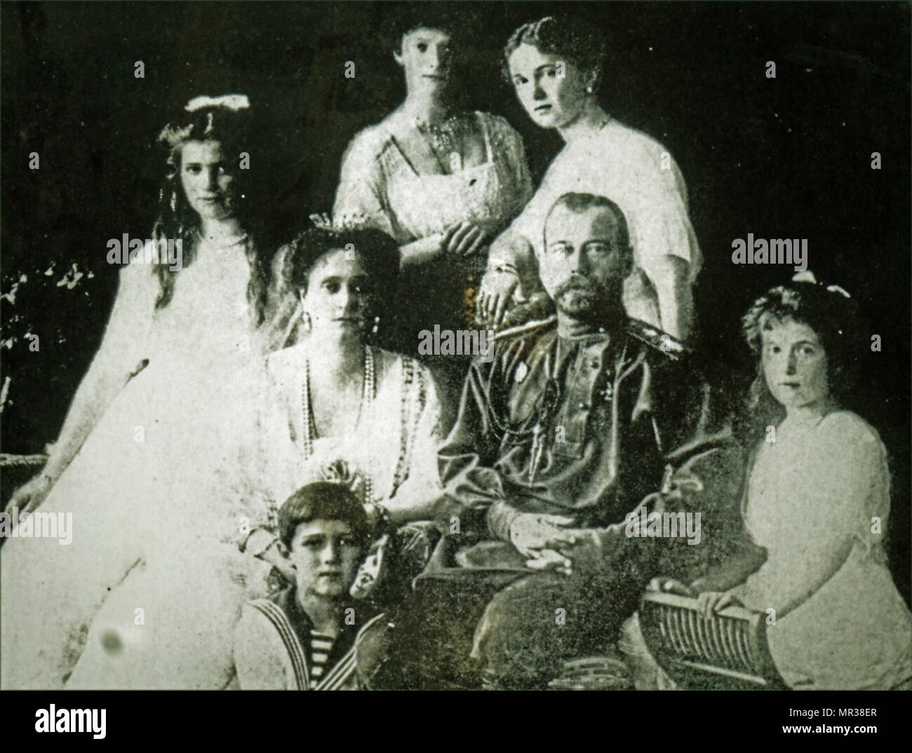 Ritratto fotografico della famiglia Romanov. Nella foto il Tsar Nicholas II, Tsarina Alexandra e i loro cinque bambini Olga, Tatiana, Maria, Anastasia e Alessio. In data xx secolo Foto Stock