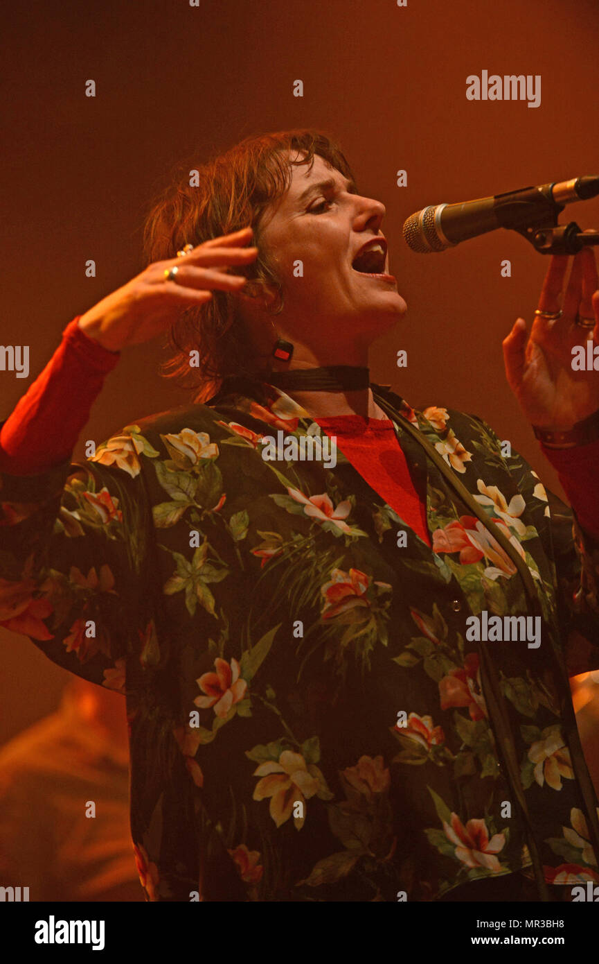 Shooglenifty sono una scozzese di Edimburgo-in base a sei pezzo Celtic fusion band, che tour internazionale. Foto Stock