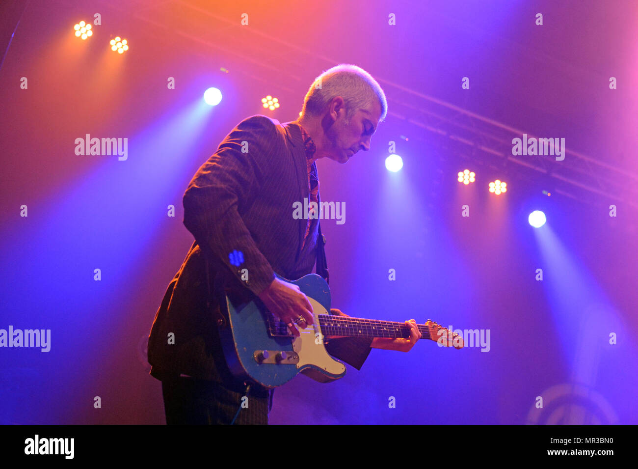 Shooglenifty sono una scozzese di Edimburgo-in base a sei pezzo Celtic fusion band, che tour internazionale. Foto Stock