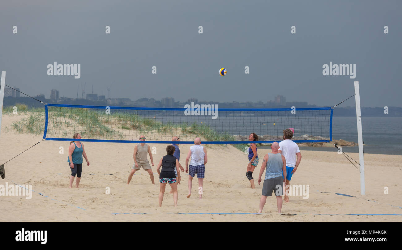 Beach volley sulla spiaggia di barene Foto Stock