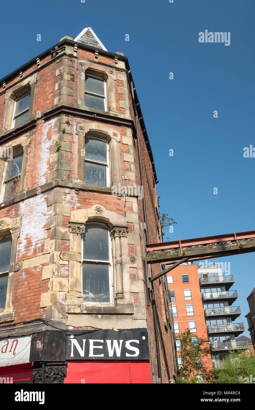 Vecchi e nuovi edifici nel centro cittadino di Leeds, West Yorkshire, Inghilterra, Regno Unito Foto Stock