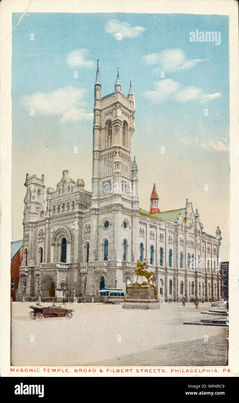 Tempio massonico ampia & Nocciola Street, Philadelphia, Pennsylvania, USA. Cartolina circa 1920 Foto Stock