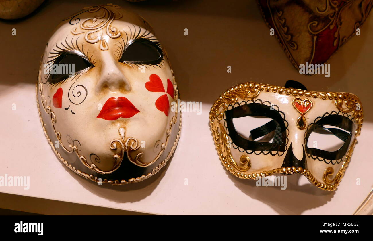 Maschere di Carnevale in vendita come souvenir a Venezia, Italia 2017 Foto Stock