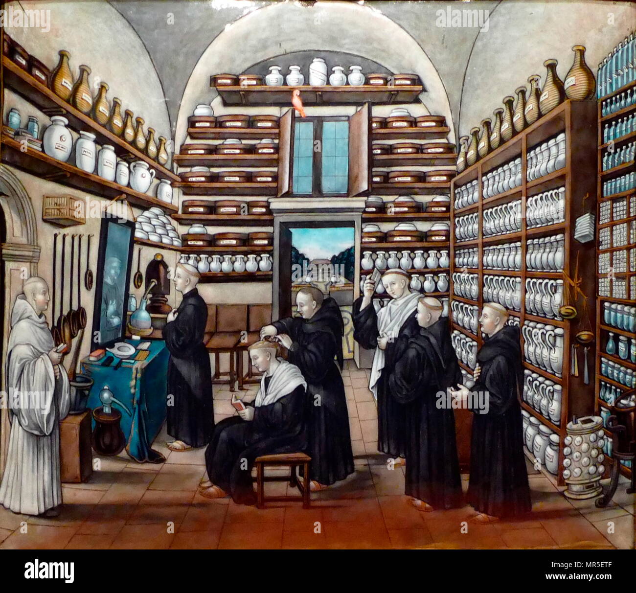 Ceramica invetriata placca (francese) che mostra una farmacia in un monastero. Eventualmente da Jacques Laudin. Il XVII secolo. Foto Stock