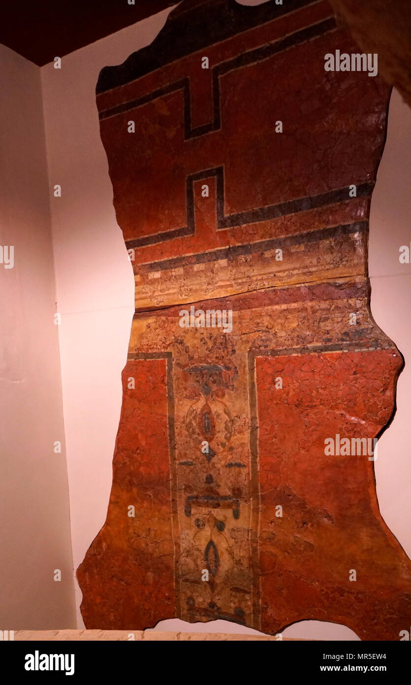 Roman British parete dipinta da una ricca casa trovata presso Verulamium, a sud-ovest della città moderna di St Albans nello Hertfordshire, Gran Bretagna. L'insediamento romano fu concesso il rango di municipium intorno ad 50. Verulamium conteneva un forum, basilica e un teatro Foto Stock