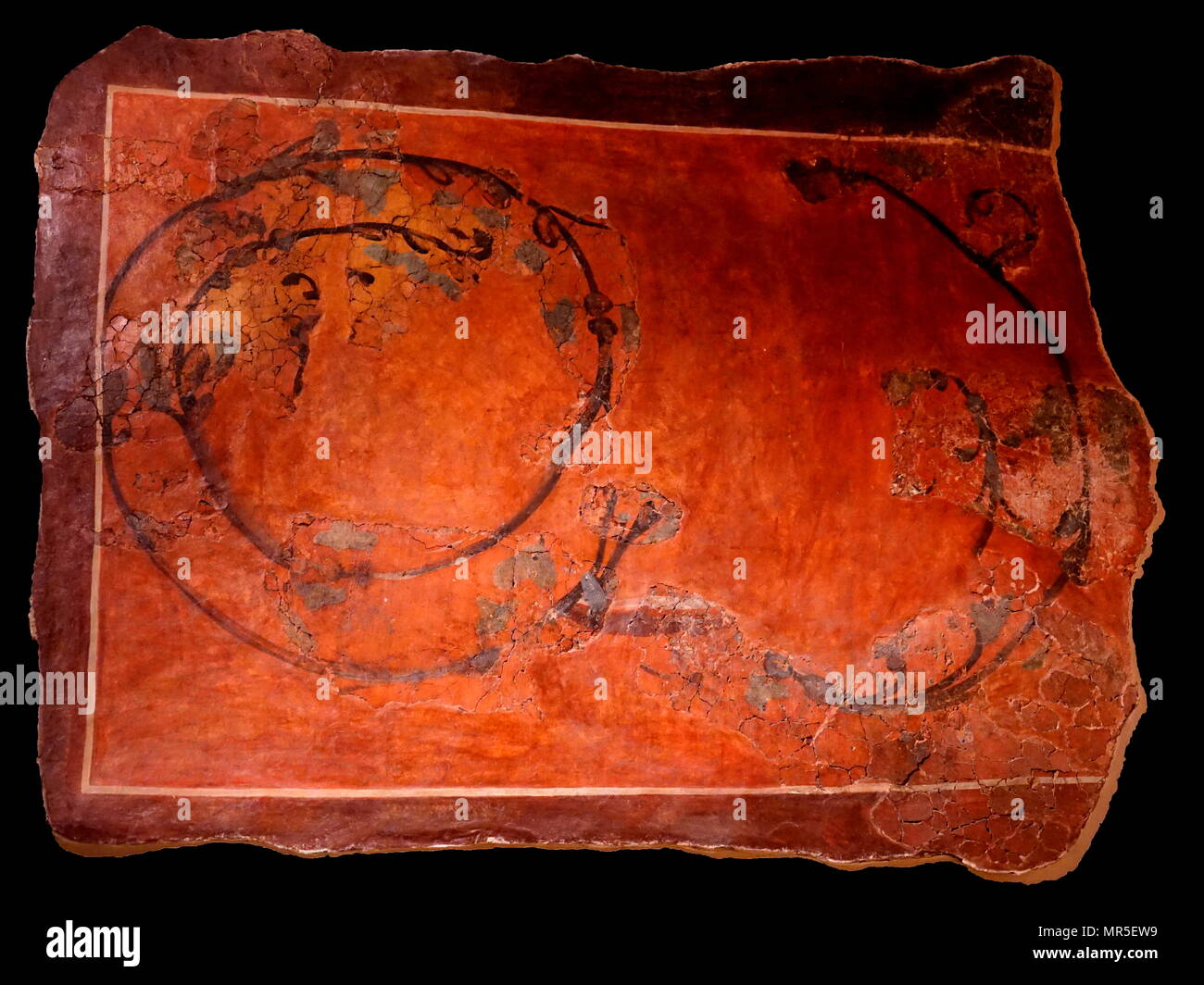 Roman British parete dipinta da una ricca casa trovata presso Verulamium, a sud-ovest della città moderna di St Albans nello Hertfordshire, Gran Bretagna. L'insediamento romano fu concesso il rango di municipium intorno ad 50. Verulamium conteneva un forum, basilica e un teatro Foto Stock