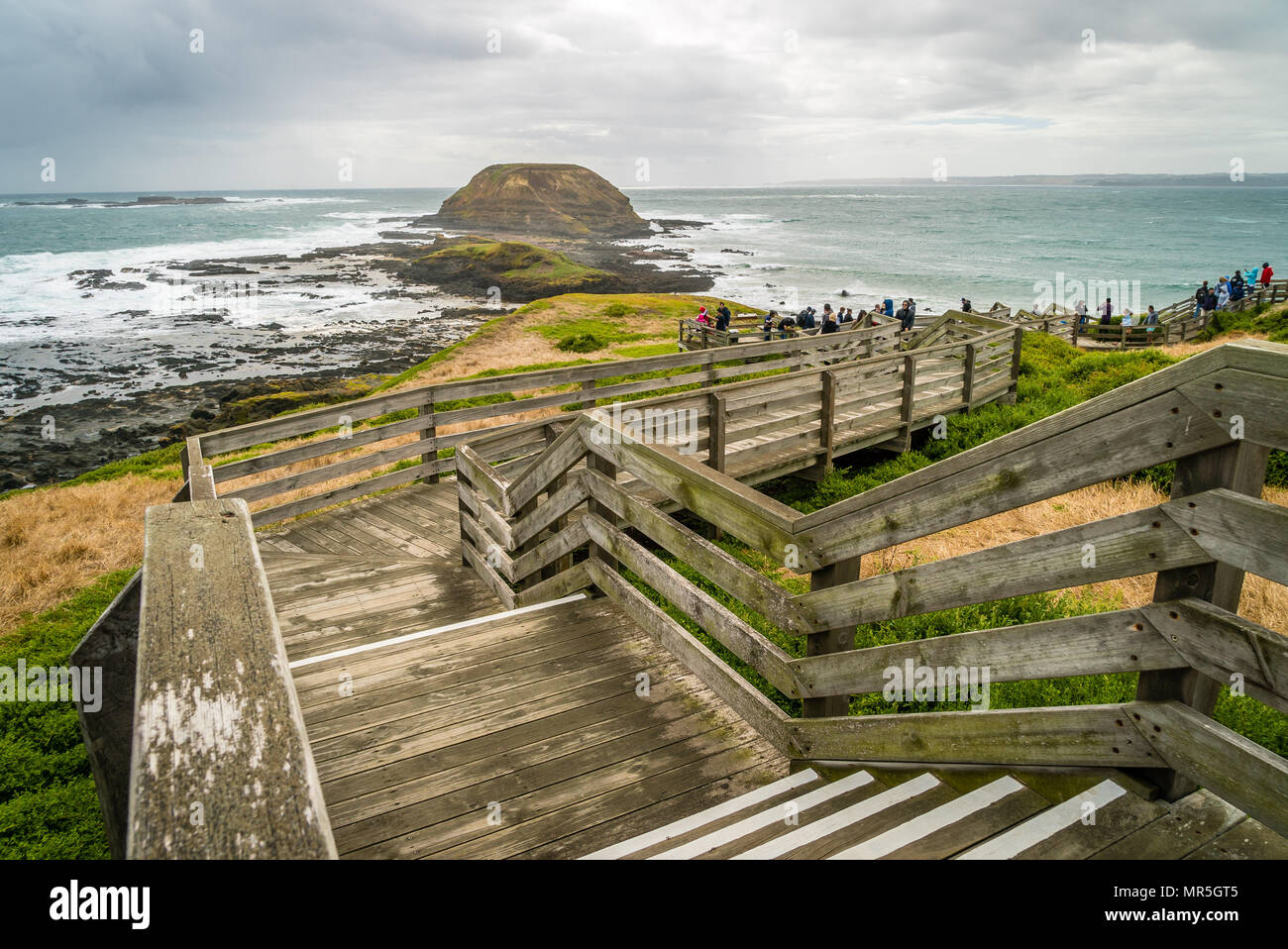 I turisti ai nobbies centro sul circuito di Phillip Island in estate Foto Stock