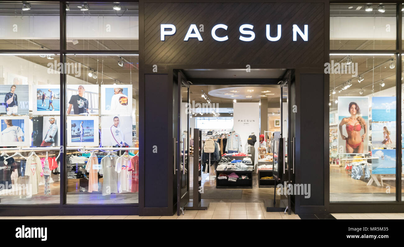 Philadelphia, Pennsylvania, 21 maggio 2018:Sephora trucco anteriore dello store Foto Stock