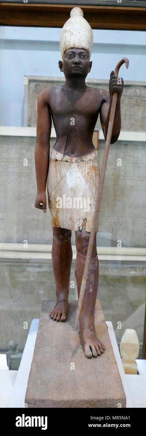 Medio Regno, xii Dinastia statua di Senwosret I, ca. 1956 al 1911 BC. Dipinto in legno di cedro con gesso. Da Lisht, est della piramide complesso di Senwosret I Foto Stock