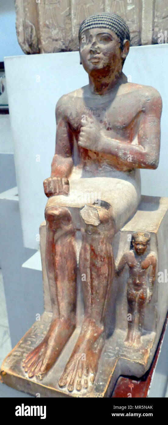 In calcare dipinto statua del royal cortigiano, Nekhesfta e suo figlio Nekheftek. VII dinastia, circa 2200 BC. La settima dinastia egizia farebbe segnare l'inizio del primo periodo intermedio all'inizio del XXII secolo A.C. Quasi nulla si sa di questa dinastia e egittologi spesso ritengono che sia fittizio Foto Stock