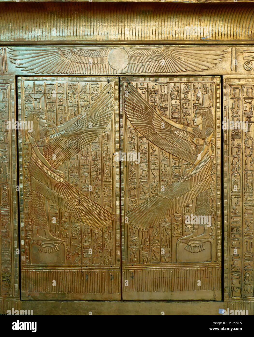 Cappella funeraria trovata in Tutankhamon la tomba nella Valle dei Re (KV62). Questi contenuti il faraone sarcofago. Era fatto di legno e decorata con oro. Tutankhamon è stato un faraone Egizio della XVIII dinastia (governata c. 1332-1323 BC Foto Stock