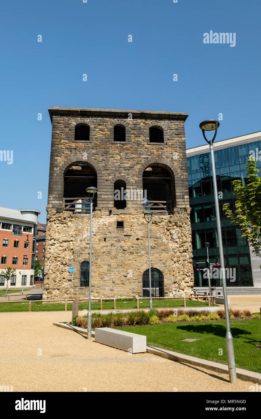 Luogo di Wellington, sito della vecchia stazione ferroviaria e nuovi edifici per uffici a Leeds, West Yorkshire Foto Stock