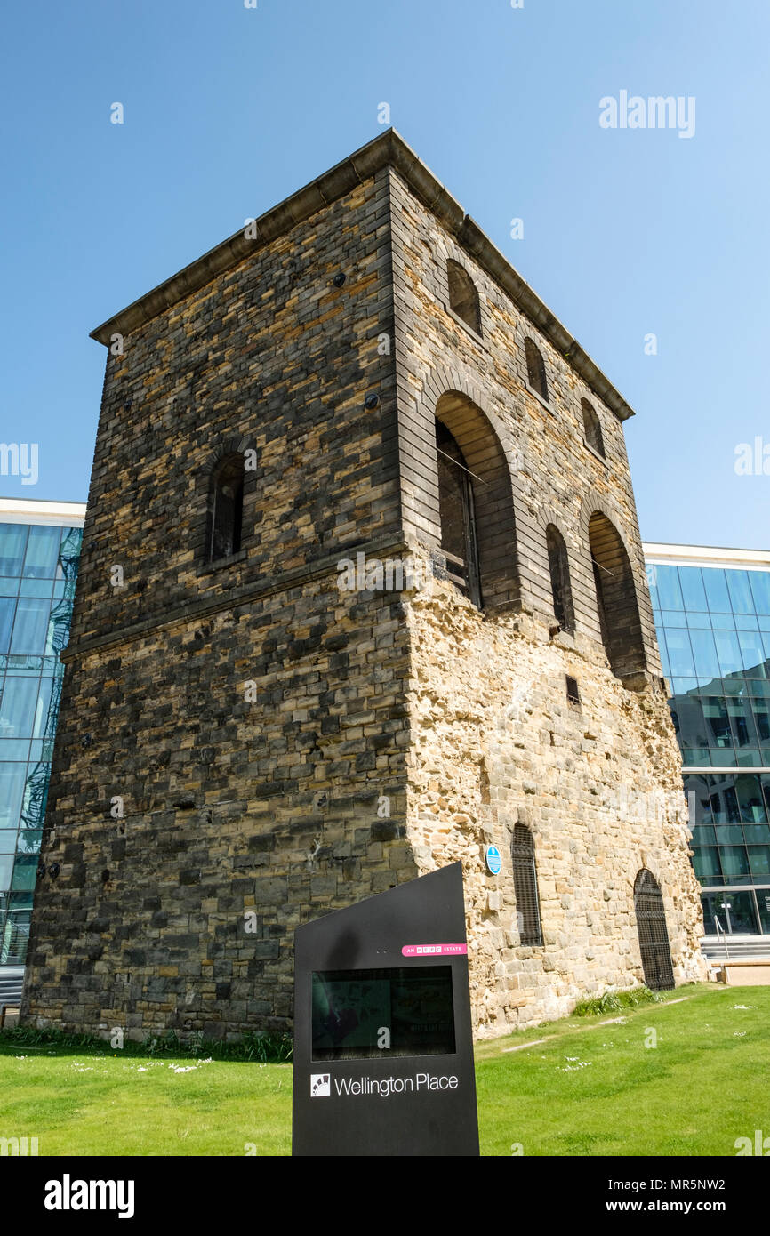 Luogo di Wellington, sito della vecchia stazione ferroviaria e nuovi edifici per uffici a Leeds, West Yorkshire Foto Stock