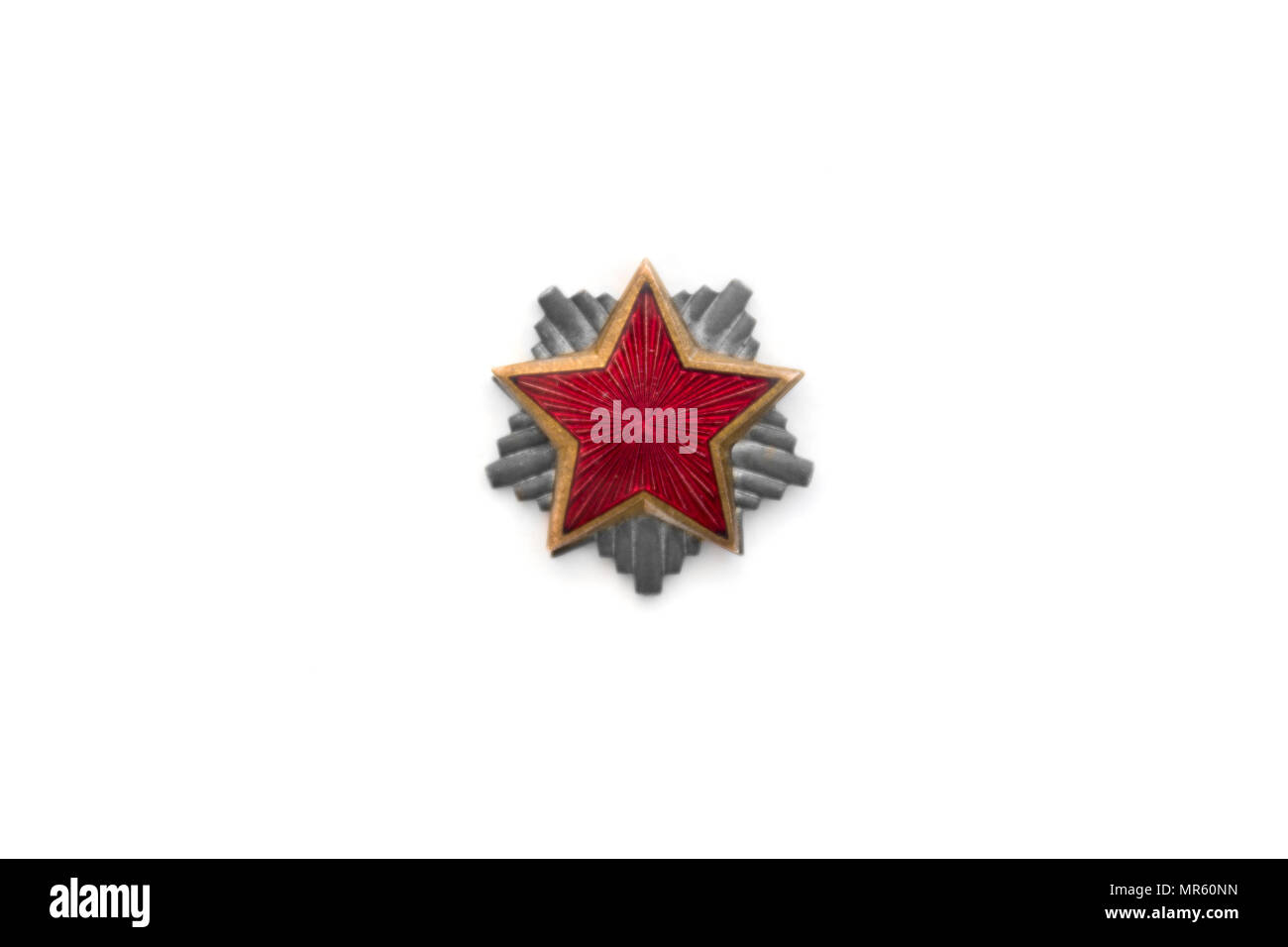 Vecchia stella rossa da comunista cappello militare isolato su sfondo bianco Foto Stock