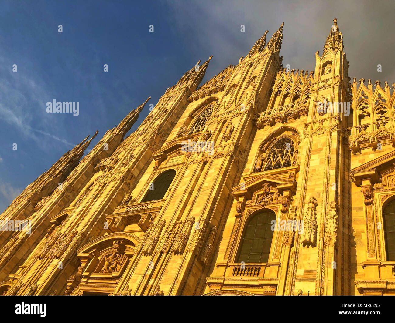 Milano, Italia - 6 Maggio, 2018: Duomo di Milano, il Duomo di Milano è la chiesa Cattedrale di Milano in Lombardia, Italia settentrionale. Dedicata a Santa Maria della Foto Stock