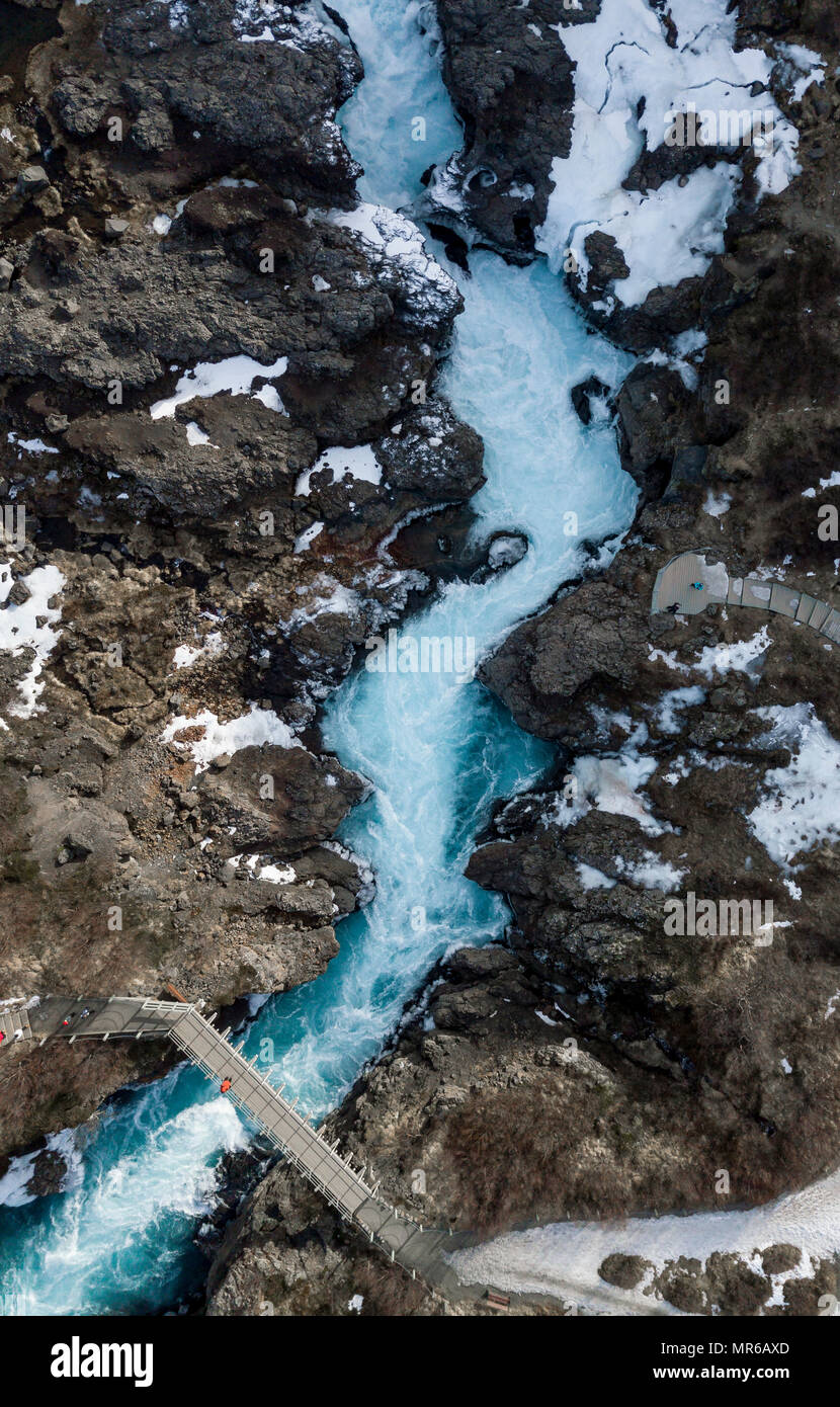 Vista aerea, piogge fiume Hvítá dal di sopra, vicino le Cascate Hraunfossar, West Island, Islanda Foto Stock