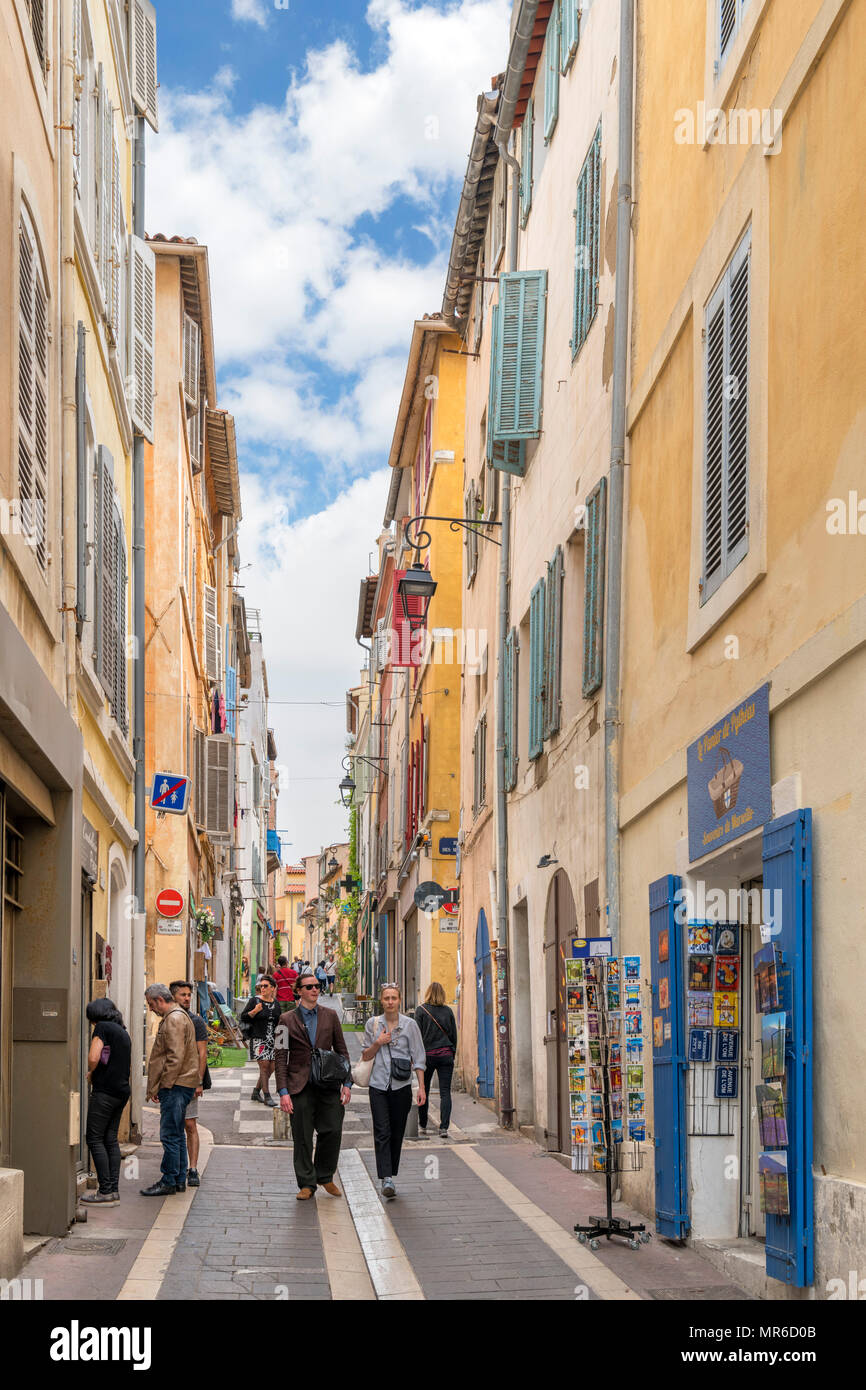 I negozi di Rue des Pistoles, Le Panier district, Marsiglia, Provence-Alpes-Côte d'Azur, in Francia Foto Stock