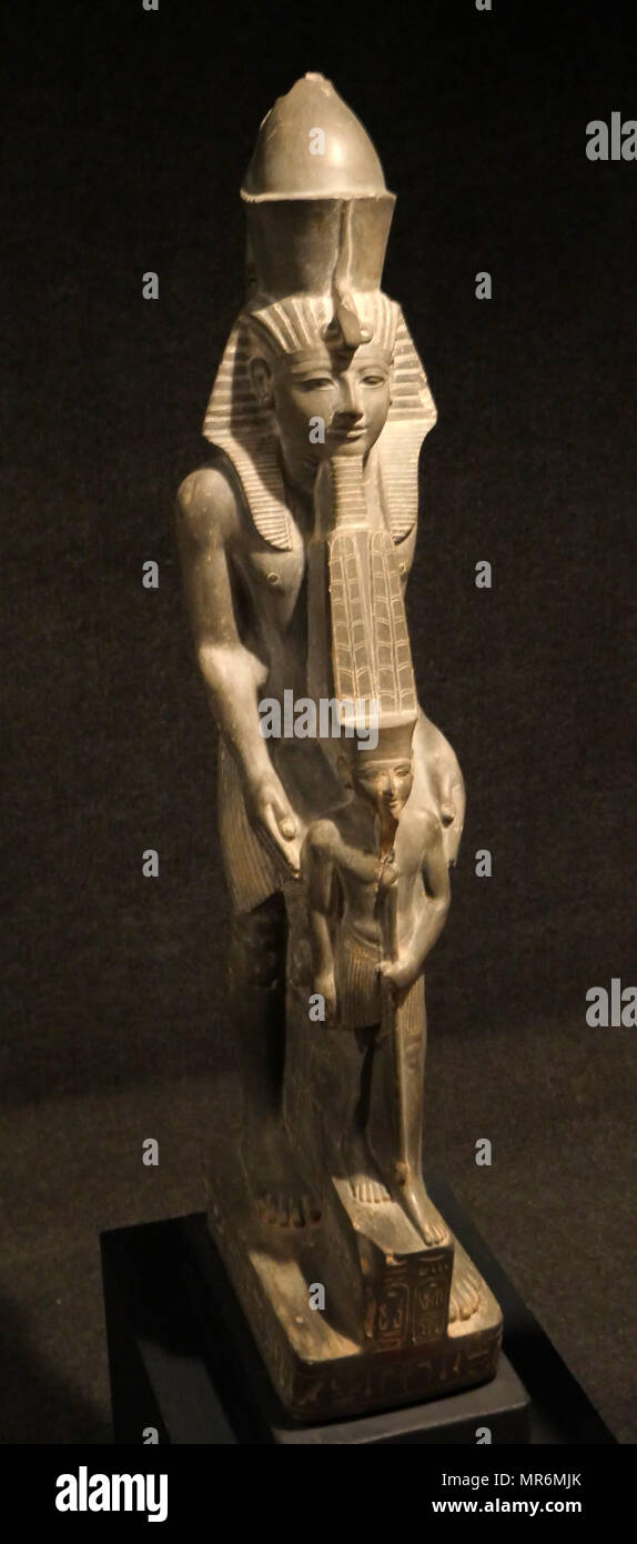 Nicholas II o Nikolai II (1868 - 17 luglio 1918), lo Zar di Russia, durante la prima guerra mondiale. 1915. noto come San Nicola nella chiesa ortodossa russa, è stato l'ultimo imperatore di Russia, praticati a partire dal 1 Novembre 1894 fino alla sua abdicazione forzata il 15 marzo 1917. Il suo regno ha visto la caduta dell'impero russo da uno dei principali grandi potenze del mondo economico e militare di crollo. Foto Stock