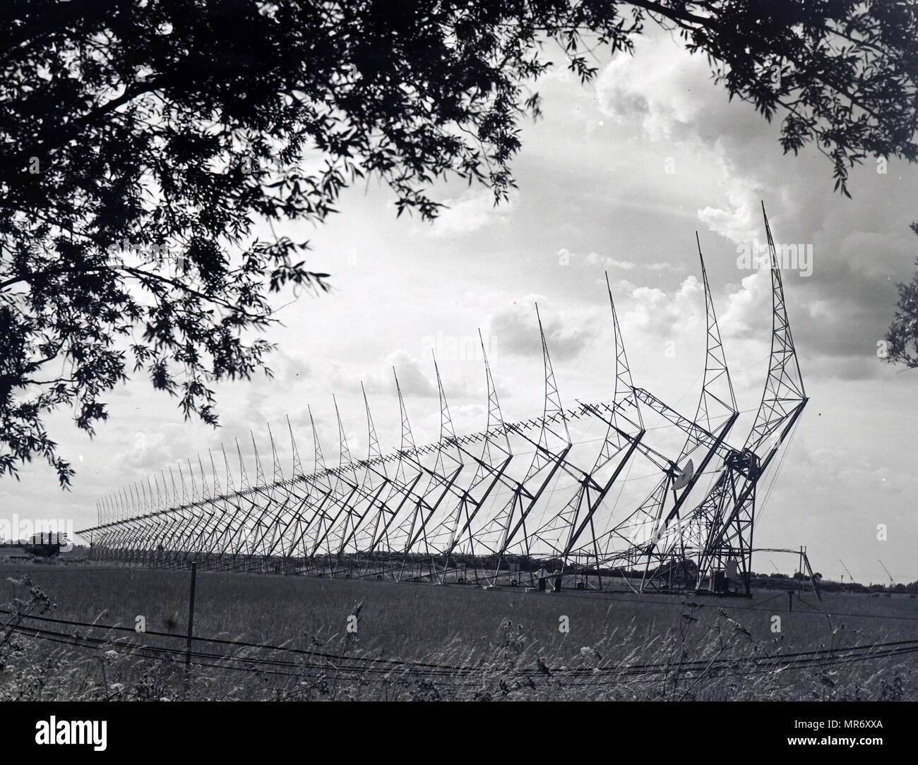 Fotografia delle antenne fisse al Mullard Radio Astronomy Observatory, Cambridge. In data xx secolo Foto Stock