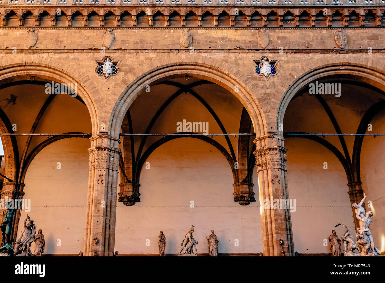 Bella famosa Loggia de Lanzi con statue antiche in firenze, Italia Foto Stock