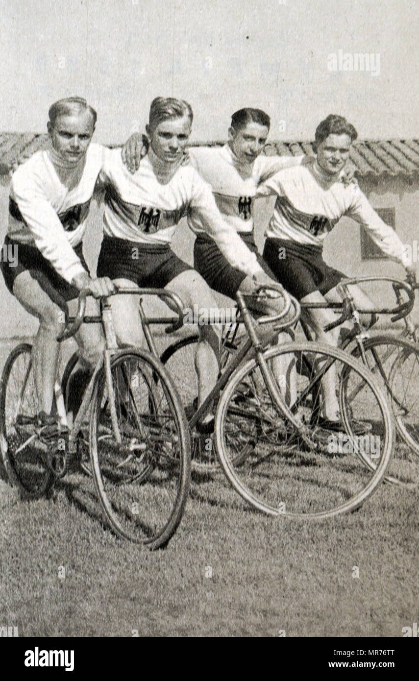 Fotografia del tedesco cycling team al 1932 giochi olimpici. Julius Maus, Hubert Ebner, Werner Wittig e Henry Trondle. Foto Stock