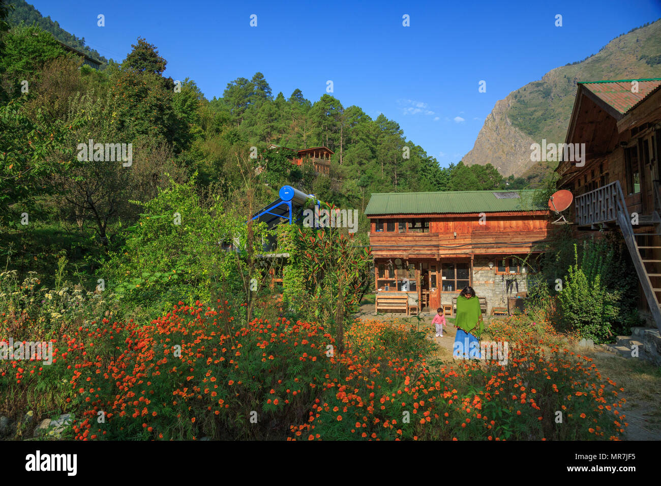 Raju's Cottage - una bella famiglia nella valle Tirthan (Himachal Pradesh, India) Foto Stock