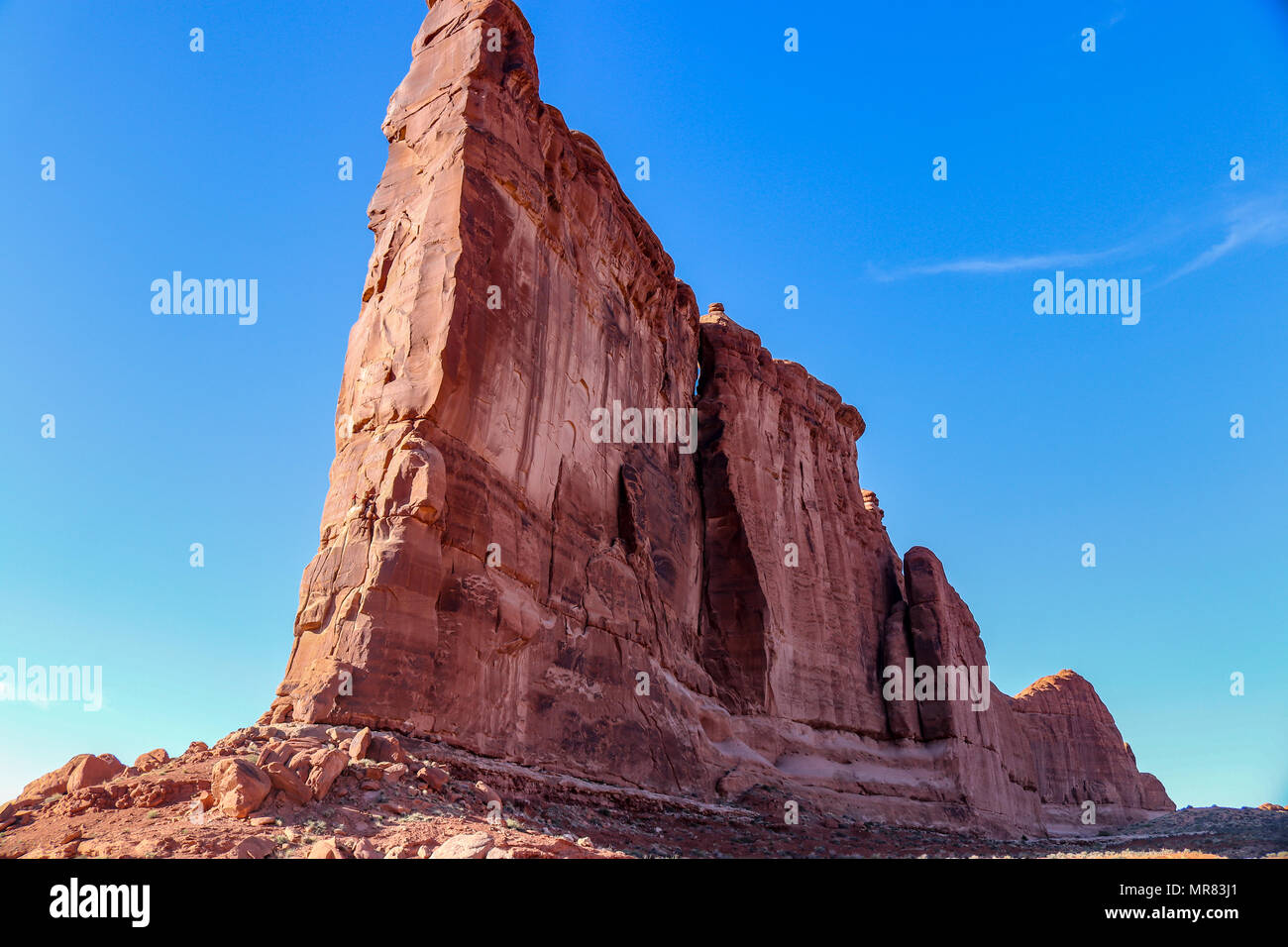 Rocciatore sulla torre di Babele in Arches National Park nello Utah Foto Stock