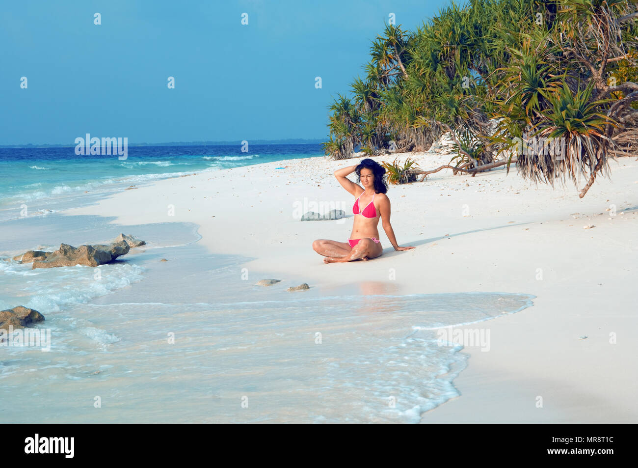 Maldive, passeggiata sulla spiaggia | Malediven, Strandspaziergang Foto Stock