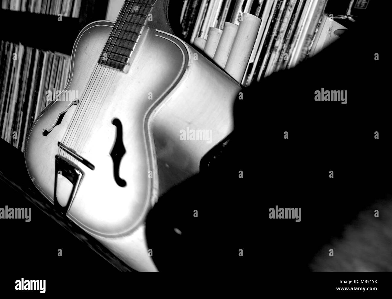 È stato il caso di chitarra che sembrava come una persona (per me) che era un sibilo alla chitarra,mi ha ricordato la "Old Grey Whistle Test. Foto Stock