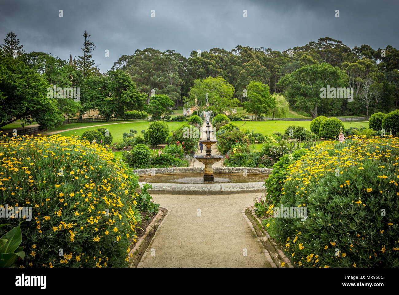 Giardini e fogliame presso l'insediamento di Port Arthur in Tasmania Australia Foto Stock