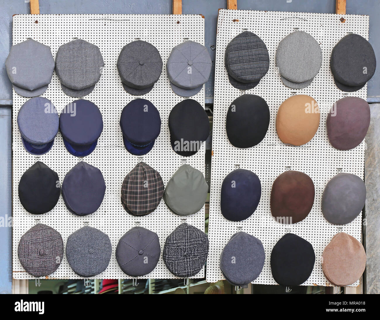 Mens tappi piatti e la collezione di cappelli Foto Stock