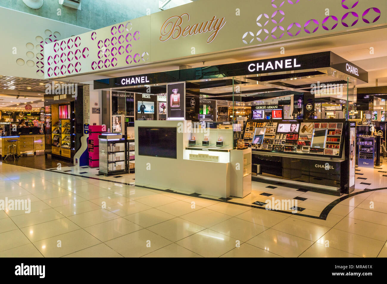 Larnaca, Cipro. Maggio 2018. Una vista di chanel store all'aeroporto di Larnaca, Cipro. Foto Stock