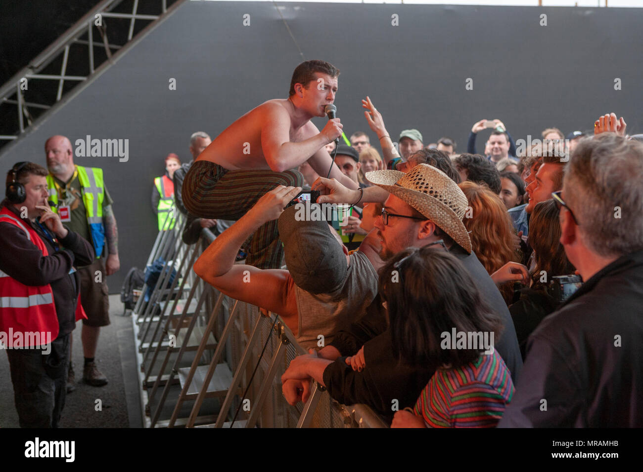 Belfast, Regno Unito. Il 6 maggio 2018. Vergogna sono un British post-punk band originariamente dal sud di Londra. Il loro album di debutto dei canti di lode è stato rilasciato il 12 gennaio 2018. Il gruppo ha ricevuto il riconoscimento della critica dalle pubblicazioni tra cui NME, incollare e di scontro. Eddie verde, Charlie Forbes, Josh Finerty, Sean Coyle-Smith, Charlie Steen. Foto Stock