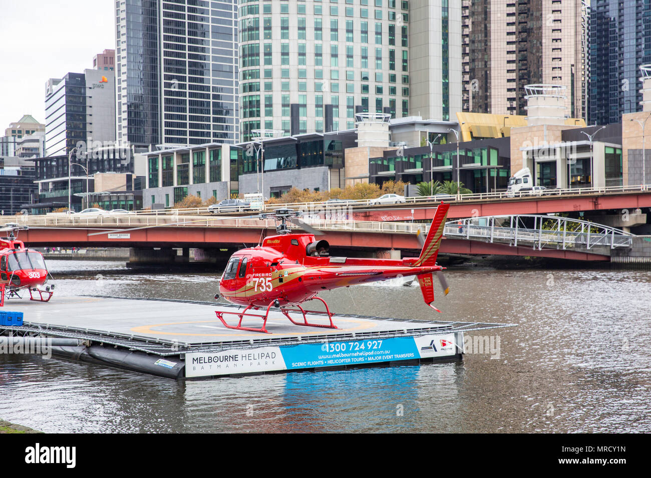 Melbourne elicottero sul fiume Yarra di Melbourne nel centro della città,Victoria, Australia Foto Stock