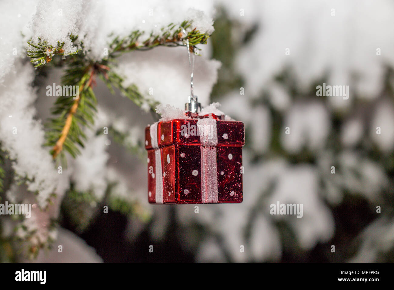 60 Fiocchi Di Neve Decorativi Per Albero Di Natale - Plastica, 3 Misure Diverse, Con Filo Trasparente Incluso - Foto 5