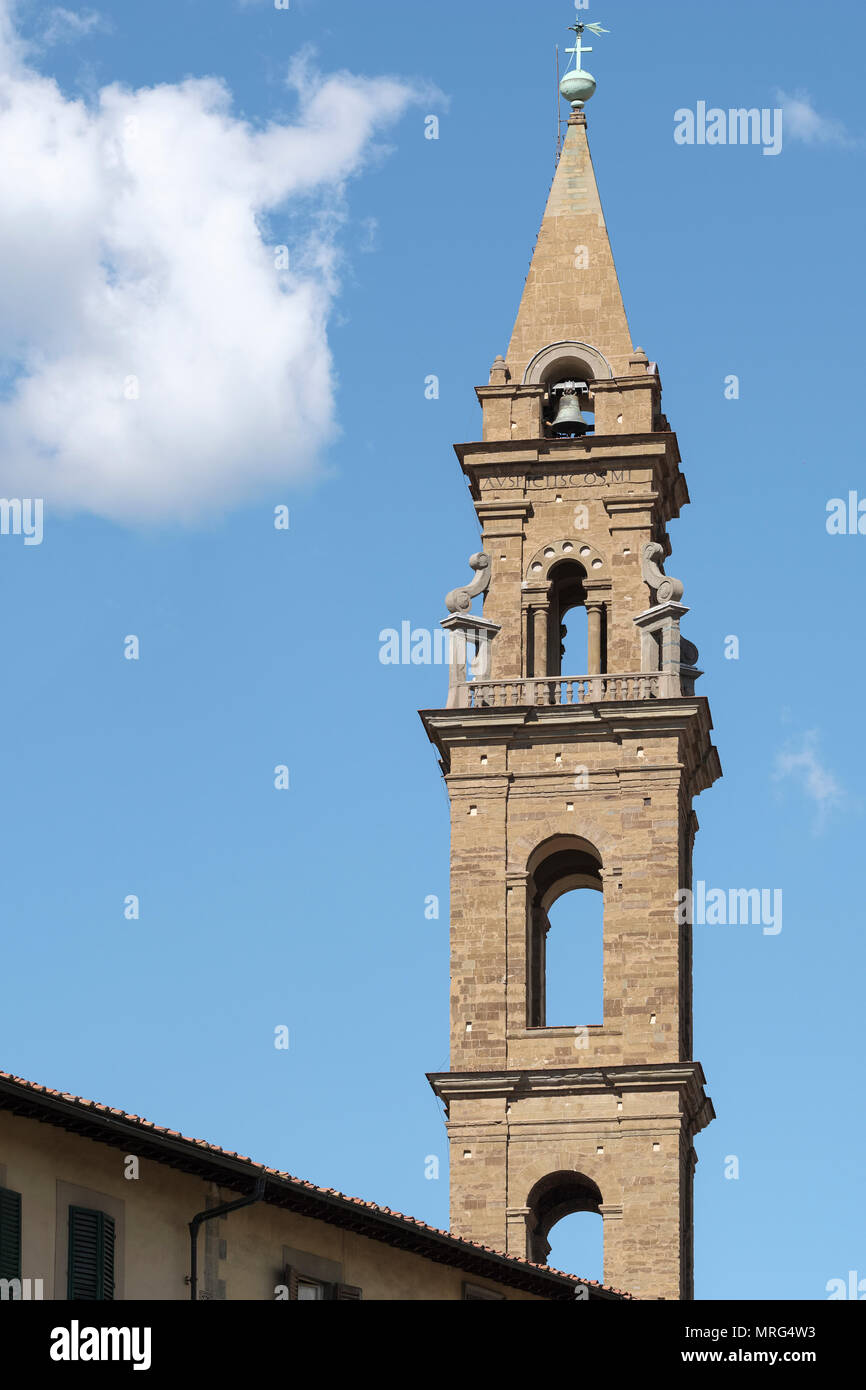 Campanile o Torre Campanaria della Basilica di Santo Spirito, quartiere Oltrarno, Piazza Santo Spirito, Firenze, Toscana, Italia, Europa Foto Stock