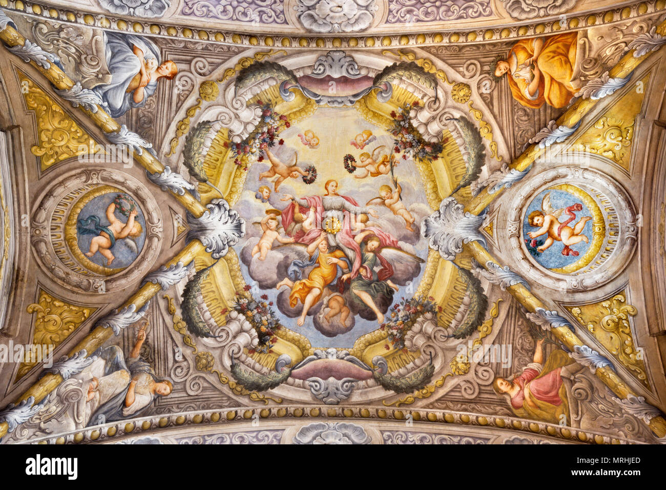 PARMA, Italia - 16 Aprile 2018: il soffitto affrescato con l'Apoteosi di Santa Lucia nella Chiesa di Santa Lucia da Alessandro Baratta (1637-1714). Foto Stock