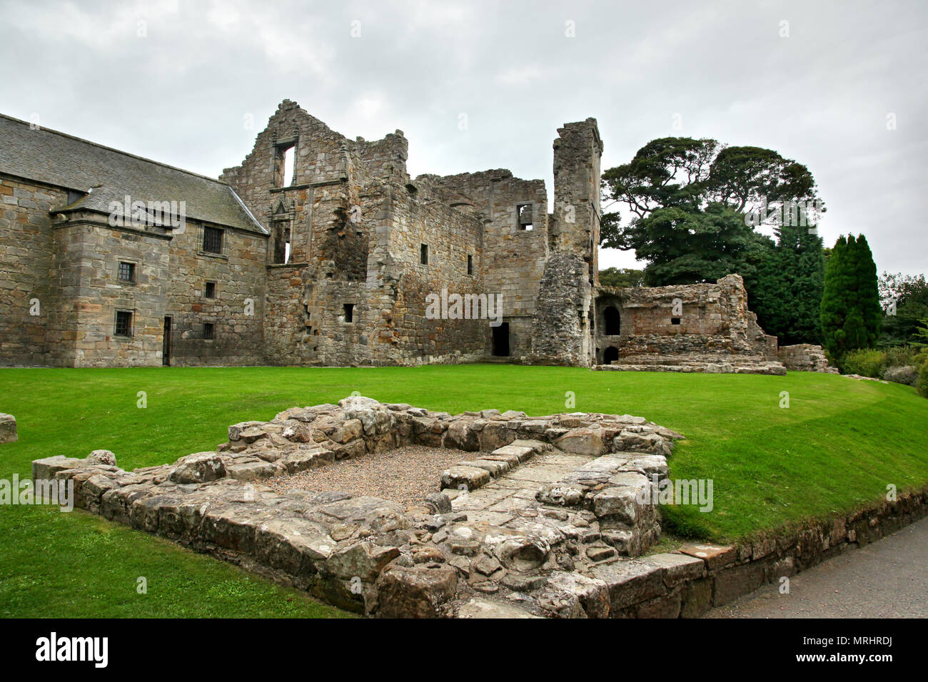 Castello di Aberdour e giardini, Fife Foto Stock