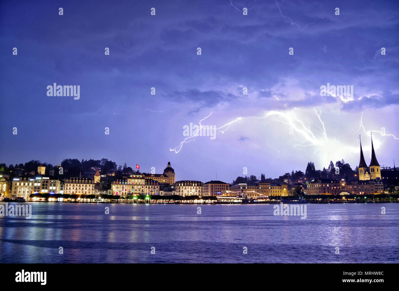 Lightning Over Lucerna in Svizzera Foto Stock