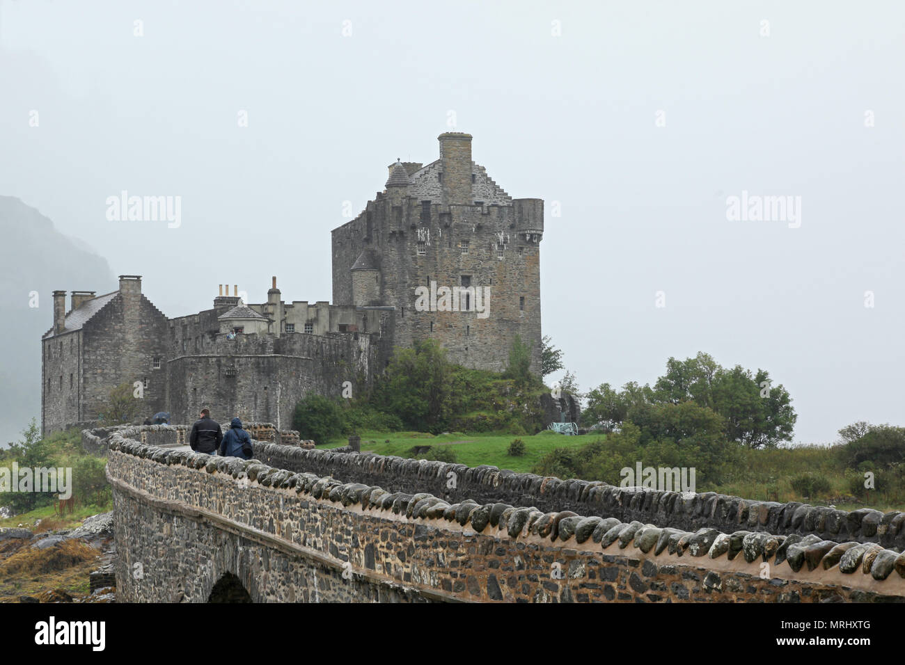 Eilean Donan Castle, il più famoso castello in Scozia. L'Highlander ubicazione Foto Stock