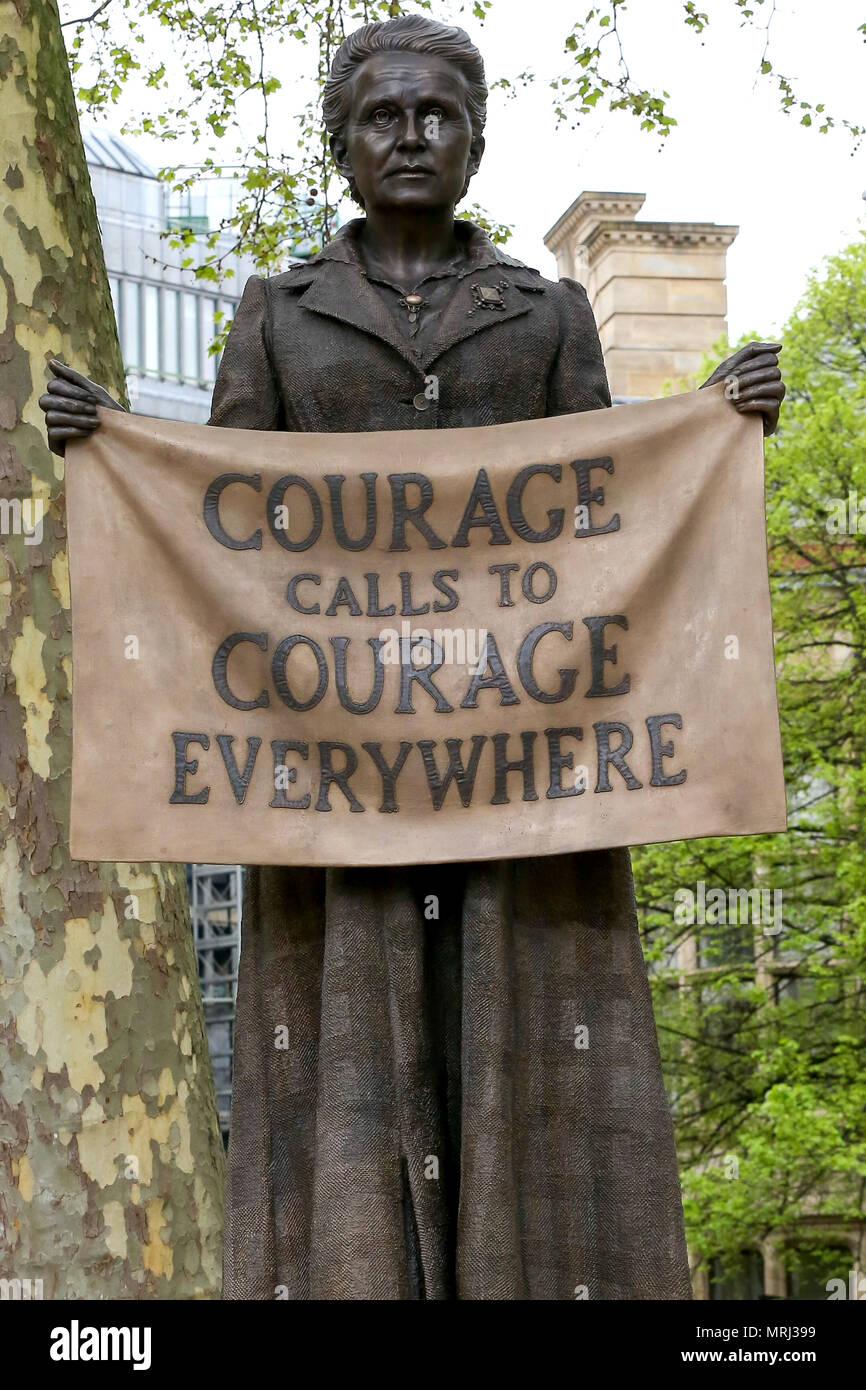 La statua del leader suffragist Millicent Fawcett in piazza del Parlamento. Dotato di: atmosfera, vista in cui: Londra, Regno Unito quando: 24 Apr 2018 Credit: Dinendra Haria/WENN Foto Stock