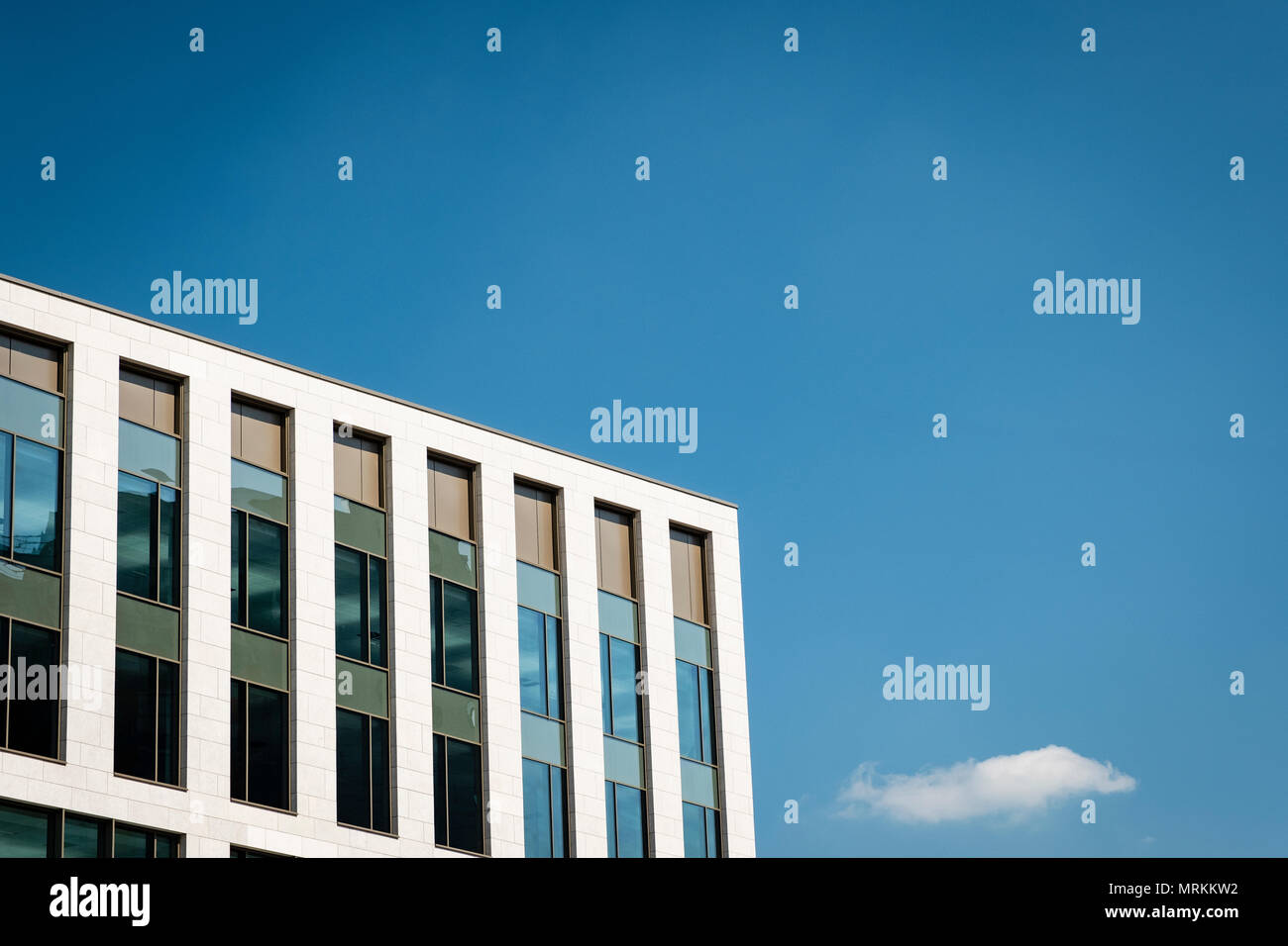 Luogo di Wellington, sito della vecchia stazione ferroviaria e nuovi edifici per uffici a Leeds, West Yorkshire Foto Stock