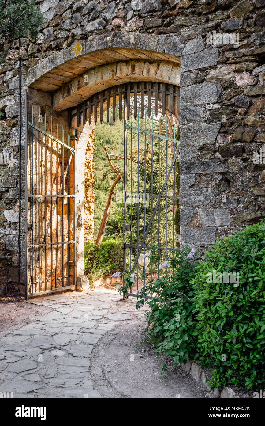 Aprire il castello medievale di gate Foto Stock