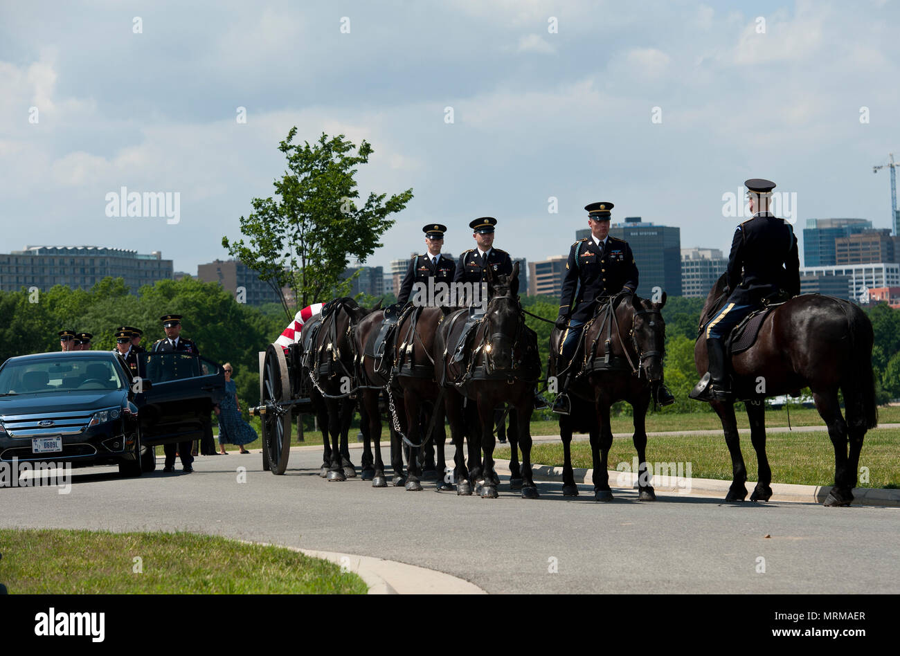 Stati Uniti - 11 Giugno: Capt. George L. Barton U.S. Esercito, 101st Airborne Division è stata oggi sepolto al cimitero nazionale di Arlington, in Arlington vergine Foto Stock