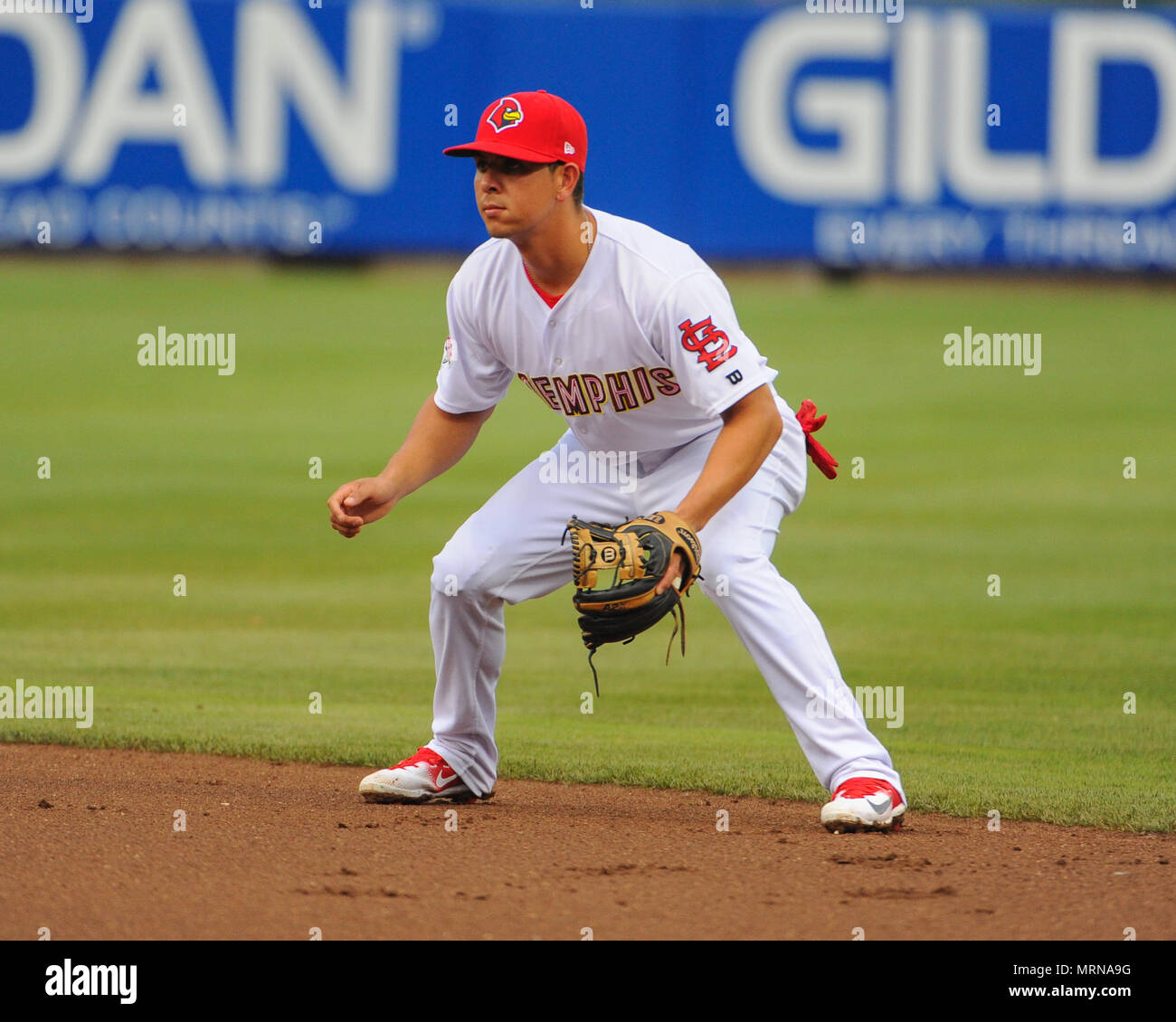 Auto Zone Park. 26 Maggio, 2018. TN, Stati Uniti d'America; Memphis Redbirds infielder, Ramon Urias (75), è pronta per l'azione durante il Pacific Coast League Triple-ad una partita di baseball all'Auto Zone Park. Memphis sconfitto Colorado, 4-0. Kevin Lanlgey/CSM/Alamy Live News Foto Stock