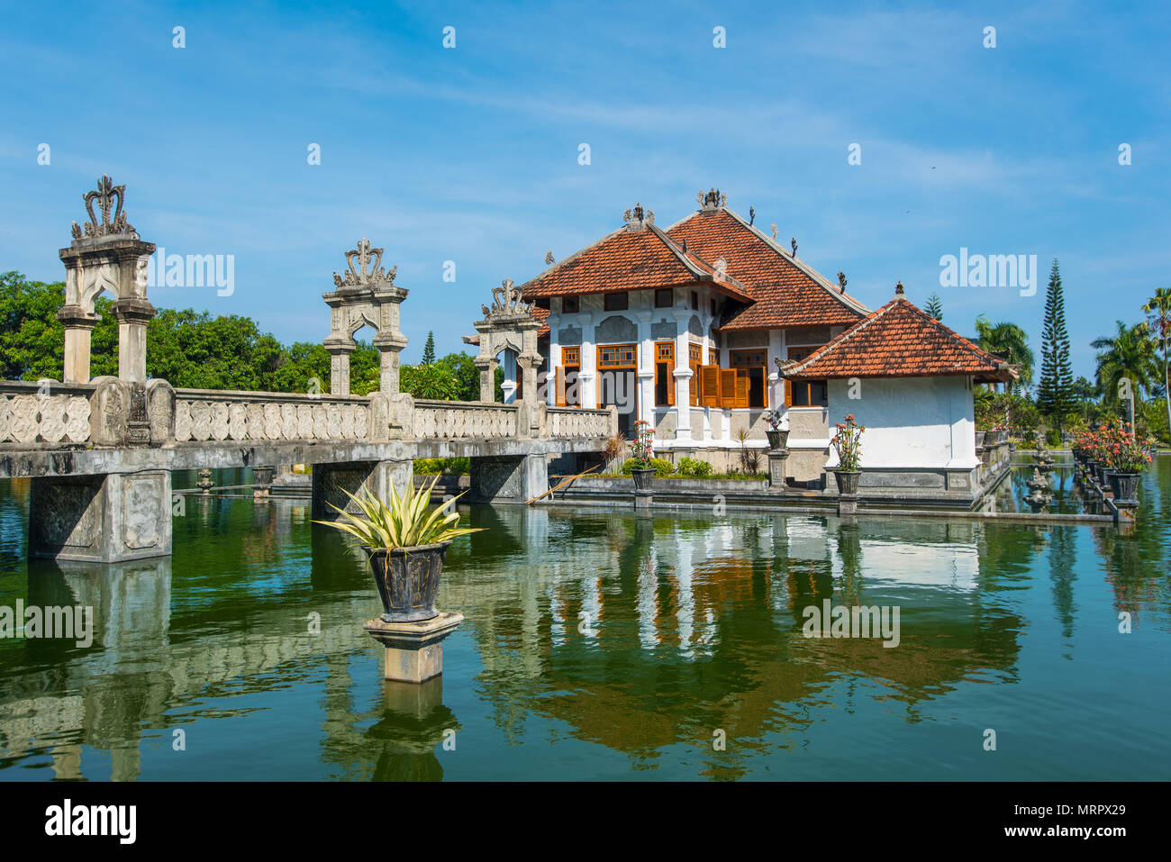 Taman Ujung Palazzo acqua scenario in Bali, Indonesia Foto Stock