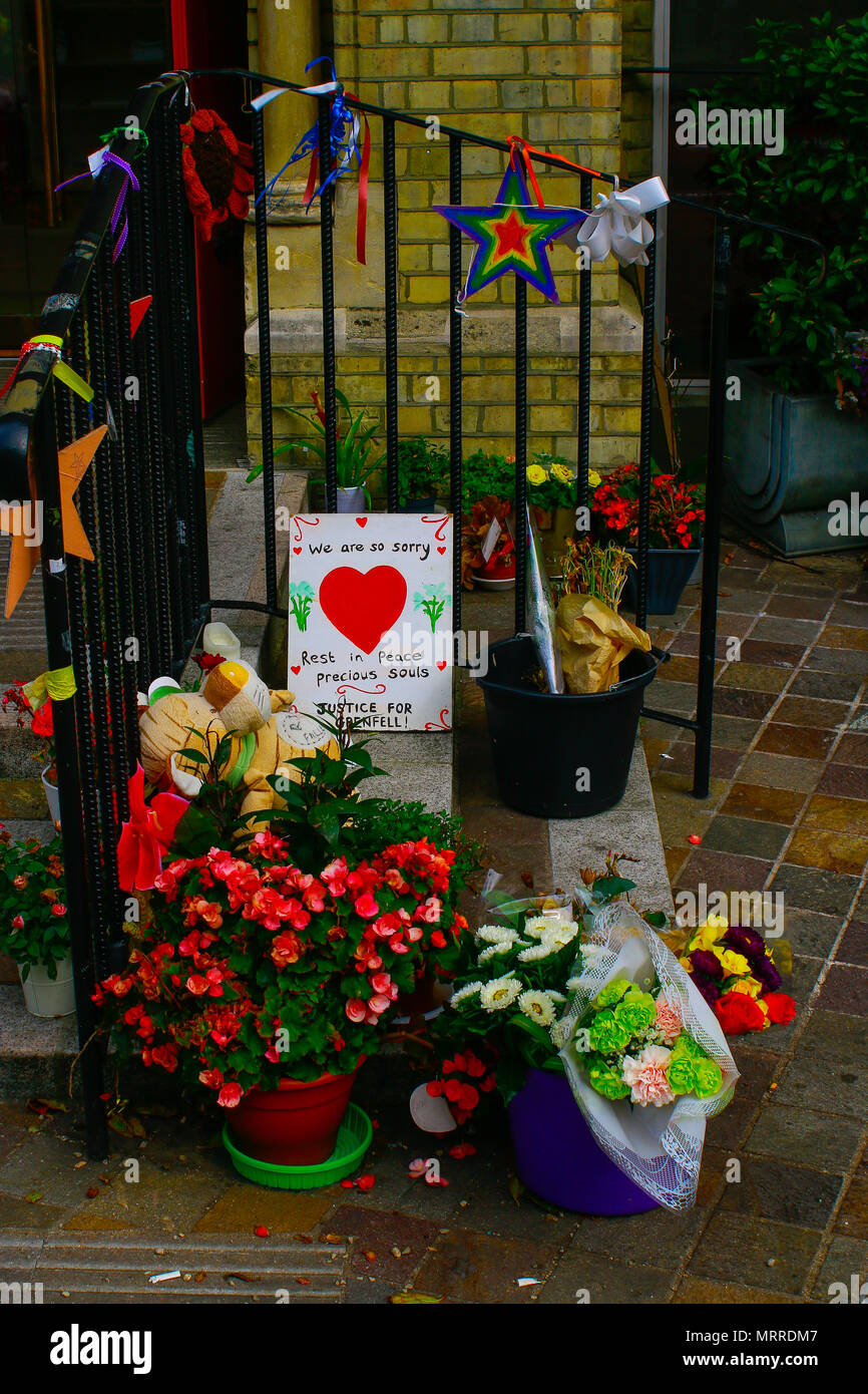 Memoriale al Grenfell a Torre le vittime degli incendi Foto Stock