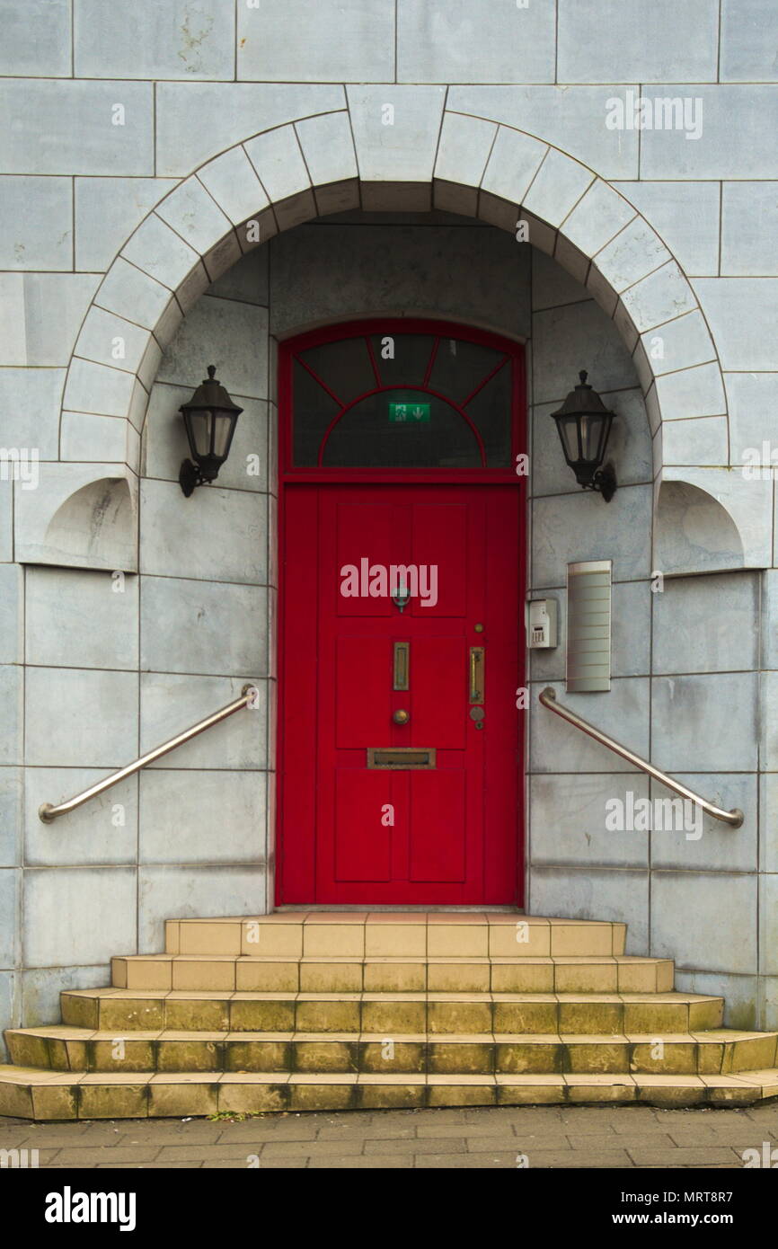 Una porta rossa in Irlanda Foto Stock