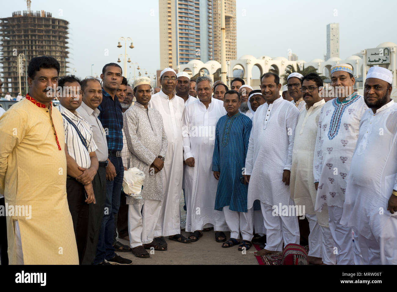 Gruppo di ex leader del Bangladesh in pellegrinaggio a Jeddah, Arabia Saudita durante il Ramadan Foto Stock