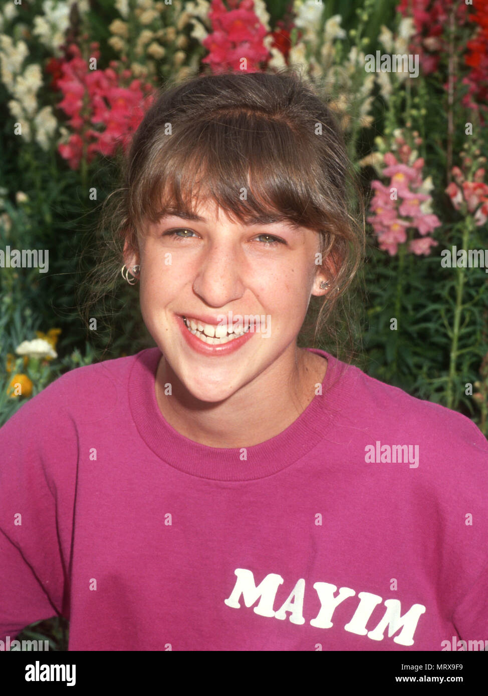 UNIVERSAL City, CA - 20 aprile: attrice Mayim Bialik assiste Superstar Kids sfida evento il 20 aprile 1991 presso gli Universal Studios in città universale, California. Foto di Barry re/Alamy Stock Photo Foto Stock